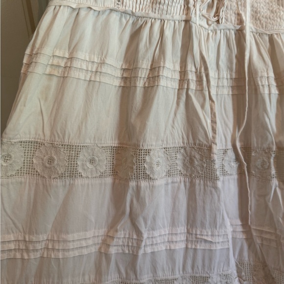 Cream Lace-Up Sleeveless Top - Picture 2 of 3